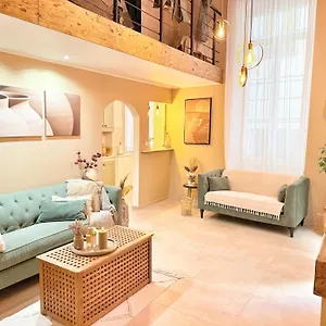 Spacious Loft, Duplex, Old Town, 3 Bedrooms - Easy Check-in Nice